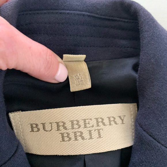 Burberry blazer fitted navy jacket. Size 2. - Picture 6 of 9